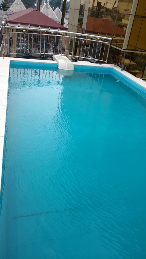 Mbayaville Hotel 두알라 외부 사진