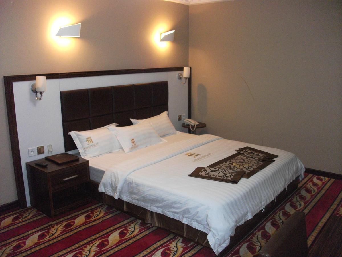Mbayaville Hotel 두알라 외부 사진