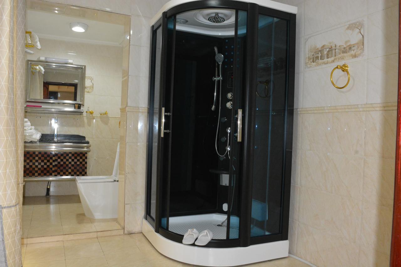 Mbayaville Hotel 두알라 외부 사진