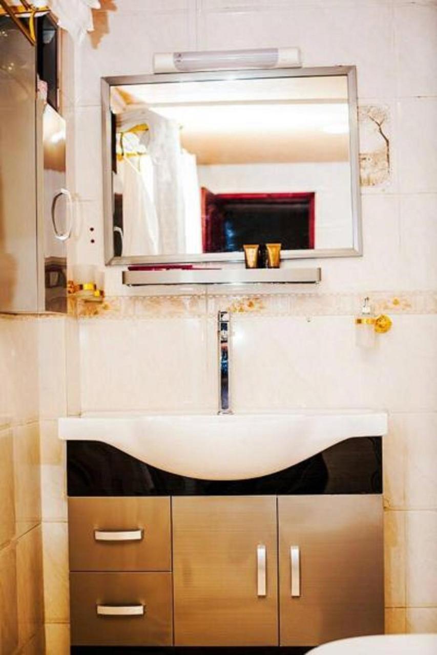 Mbayaville Hotel 두알라 외부 사진