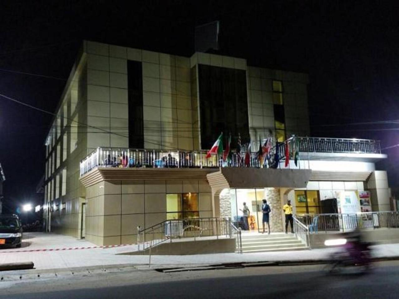 Mbayaville Hotel 두알라 외부 사진